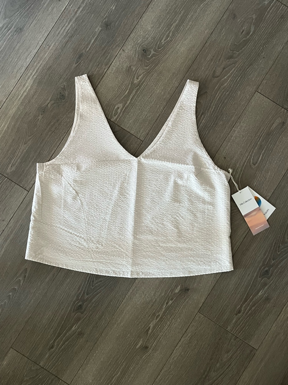 NWT Vuori Villa Textured VNeck Crop Tank in Sizes XL and Large